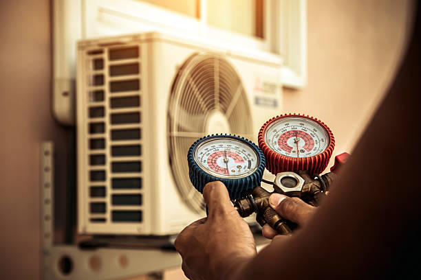 Professional Ac Installation technician working in Shoemakersville, PA